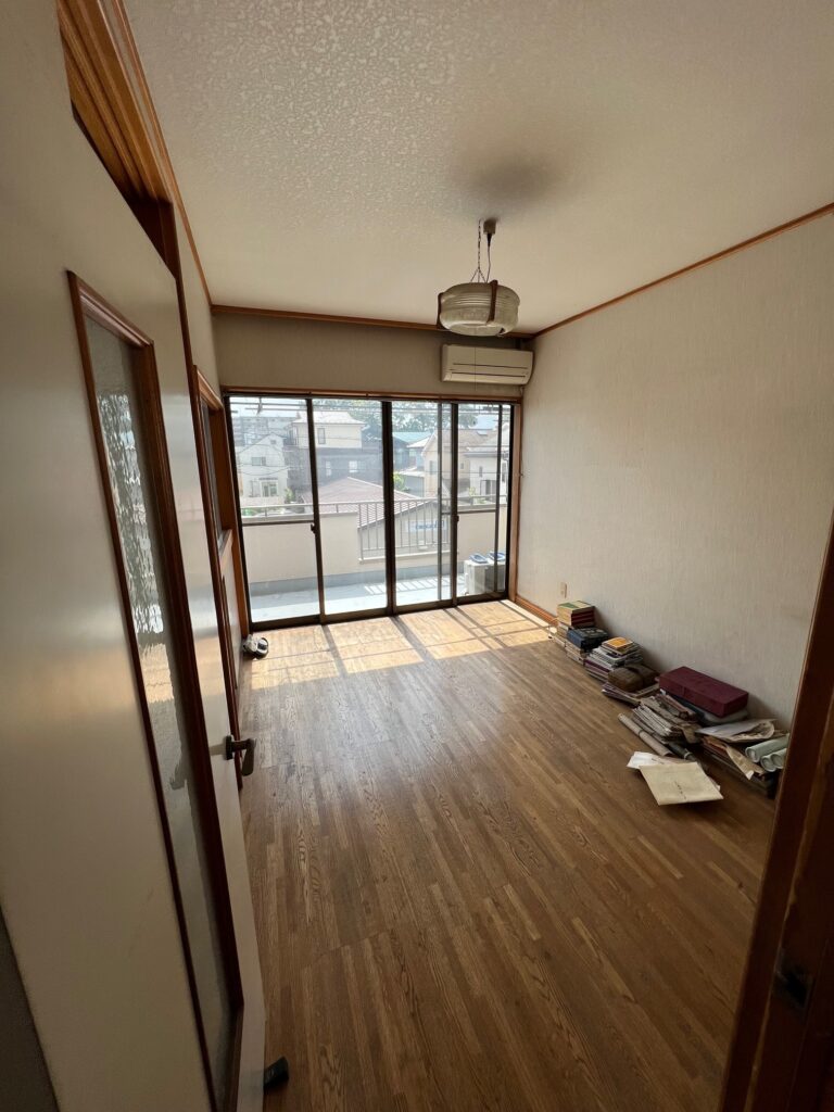 新座市リノベーション写真-2階 洋室（施工前）画像