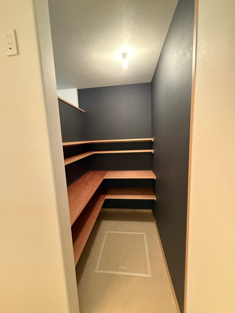 新座市リノベーション写真-パントリー（施工後）画像